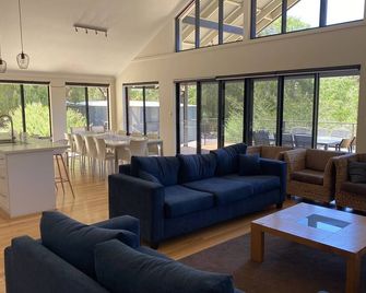 Yallingup Hidden Valley - Yallingup - Living room