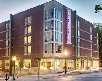 SpringHill Suites by Marriott Bloomington - Bloomington - Building