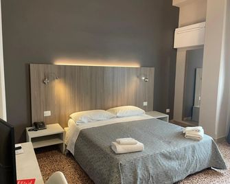 Hotel Lukas - ויארג'ו - חדר שינה