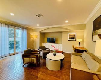 Luxury home in Newport Beach city Near UCI - Newport Beach - Olohuone