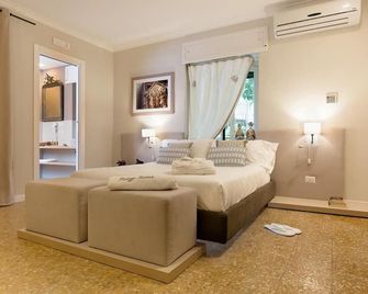 Palazzo Taranto Luxury Rooms - Caltagirone