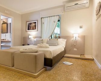Palazzo Taranto Luxury Rooms - Caltagirone