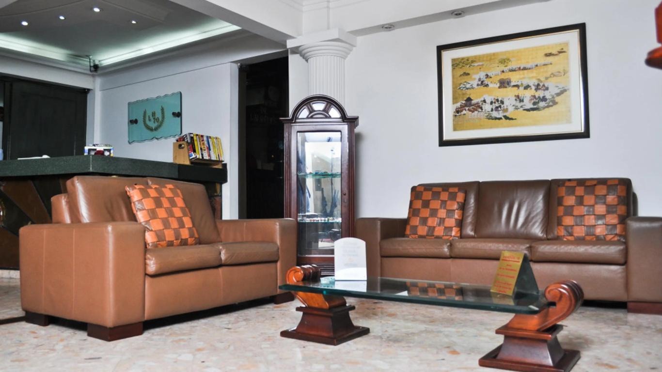 Hotel Laureles 70