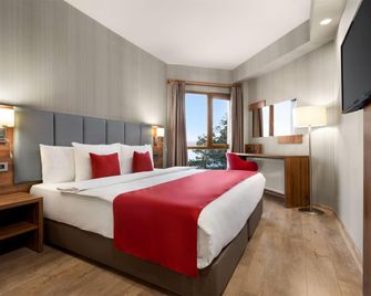 Ramada by Wyndham Van - Van - Bedroom