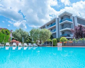 Hotel Bella Peschiera - Peschiera del Garda - Piscina