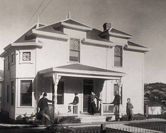 Sonoma County Historic Home With Pool; 5 Min Walk to Cyrus, Diavola & Catelli's - Geyserville - Edificio