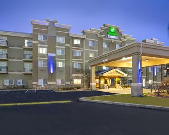 Holiday Inn Express Layton-I-15 - Layton - Building