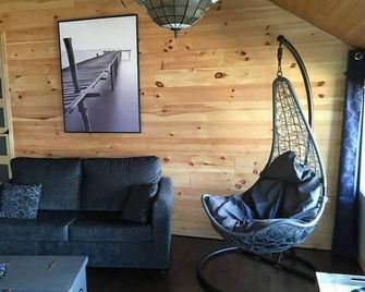 1-Bord du Lac-St-Jean/beach/kayaks CITQ: 306338 - Alma - Huiskamer
