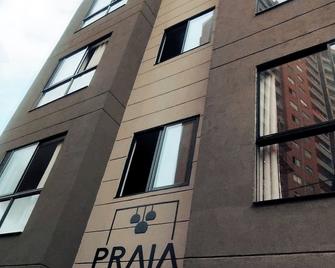 Praia Apartaestudios - Sabaneta - Building