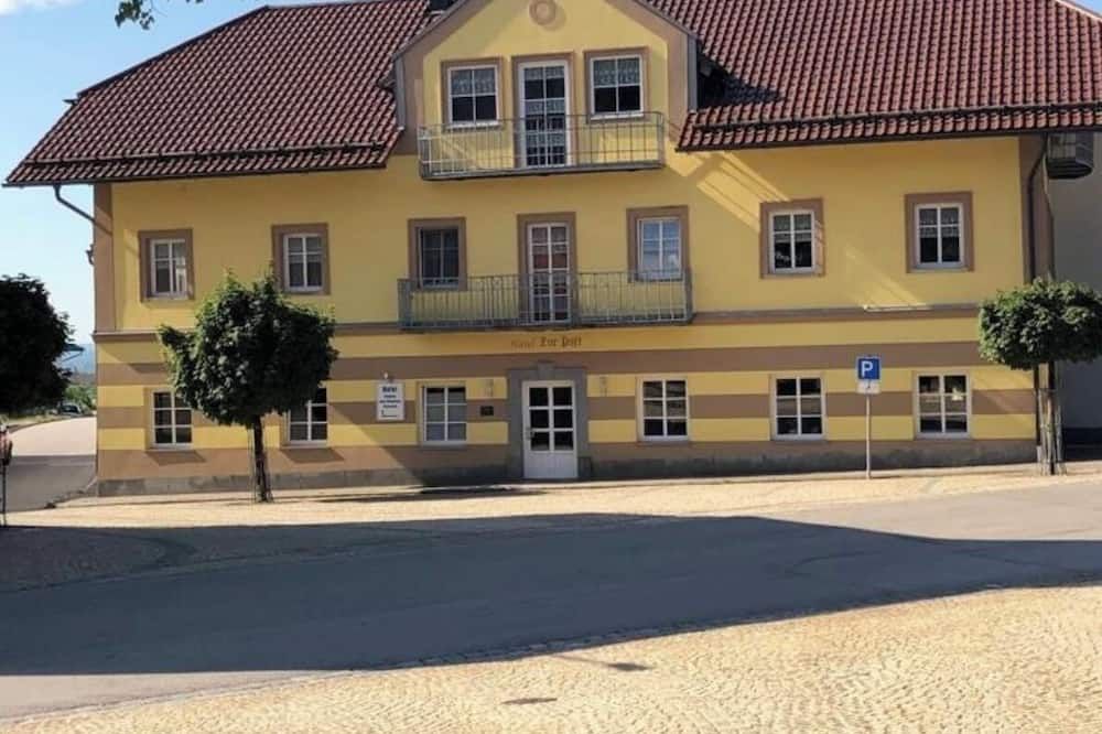 هوتل تسور بوست