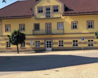 Hotel Zur Post - Büchlberg - Edificio