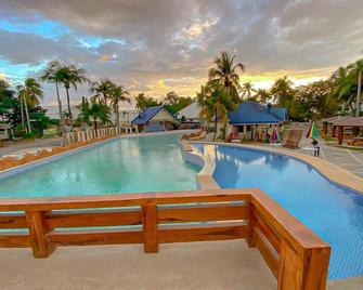 Acacia Hotel Bacolod - Bacolod - Pool
