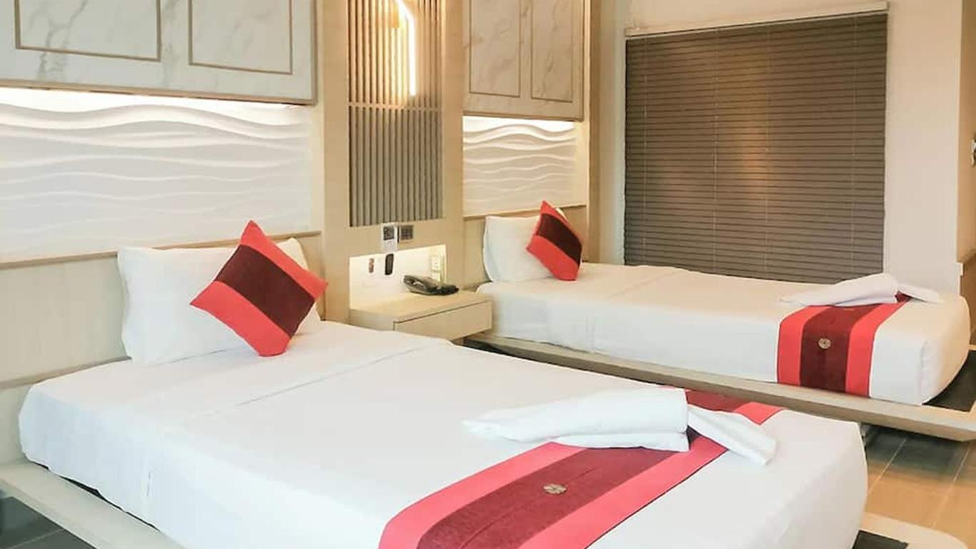 Ruean Phae Royal Park Hotel