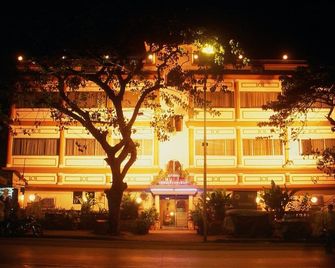 Hotel Midland - Mumbai - Building