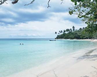 La Jamaca - An Island Vibe Hotel - La Parguera - Beach