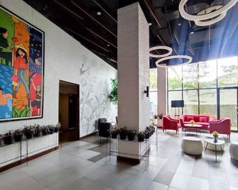 Cozy Stay Studio Cordova Edupartment Semarang Apartment By Travelio - Semarang - Lobby