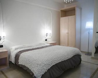 Hotel Miramare - Corigliano Calabro - Slaapkamer