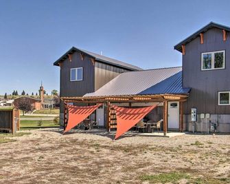 Pet-Friendly Choteau Townhouse with Gas Grill! - Choteau - Edificio