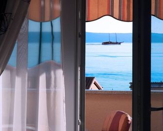 Apartments and rooms by the sea Tucepi, Makarska - 6058 - Tučepi - Balkon