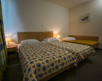 Hotel Tabor - Sežana - Schlafzimmer
