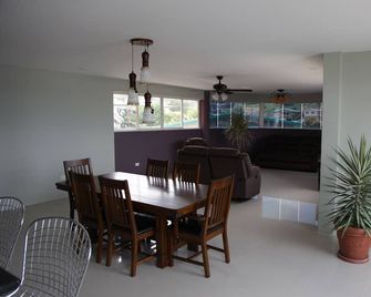 Stunning Luxury 3 Bedroom 2 1/2 bath Apartment - San Fernando (Trinidad y Tobago) - Comedor