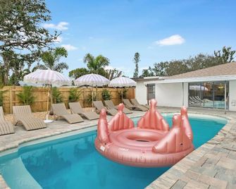 Lux 6br5ba, Htd Pool, Hot Tub, Game Rm Sleeps 22 - Bradenton - Pool
