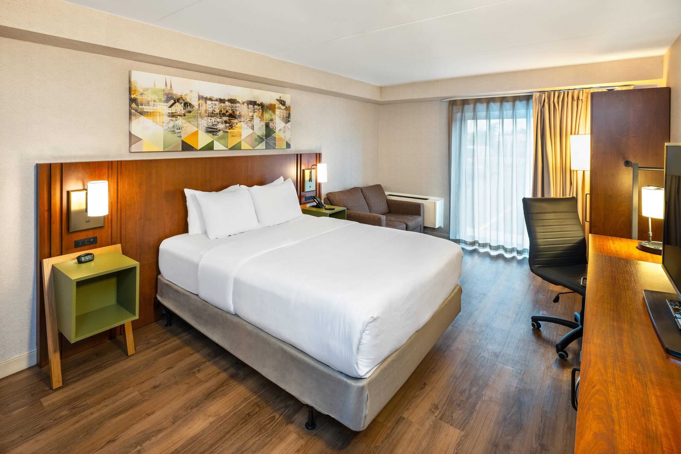 Comfort Inn thumbnail 3