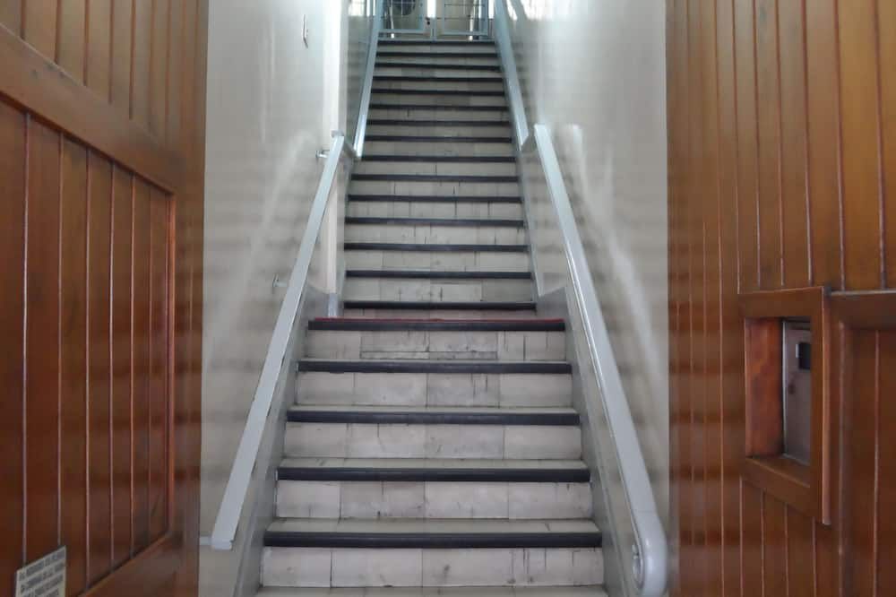 Hotel Avenida - Vitória - Aufgang
