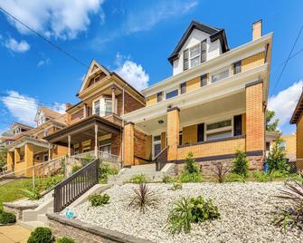 Dog-Friendly Pittsburgh Home, 3 Mi to Downtown! - Pittsburgh - Edificio