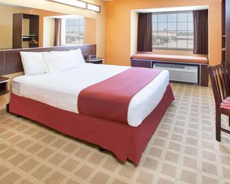 Microtel Inn & Suites by Wyndham Stillwater - Стіллуотер - Спальня