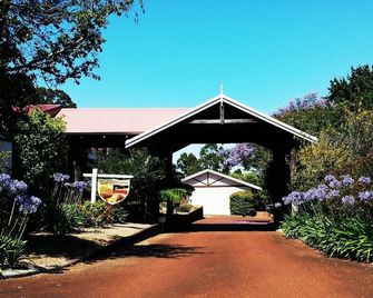 Karri Forest Motel - Pemberton - Außenansicht