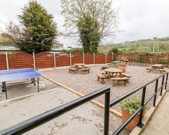 The Poachers Arms Hotel - Hope Valley - Terasa