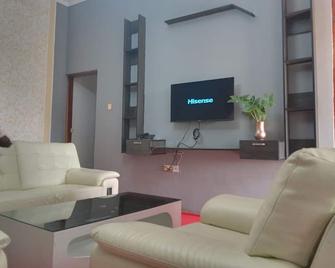 Markdon Village Hotel - Dodoma - Living room
