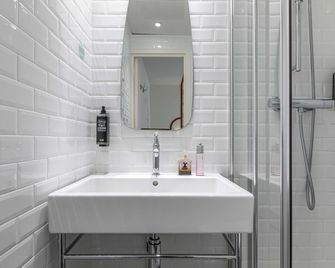 ibis Styles Paris Eiffel Cambronne - Paris - Quarto