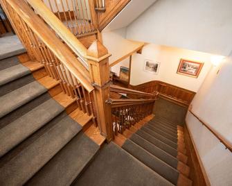 The Y On Broadway - Jim Thorpe - Schodiště