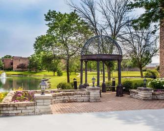 Wyndham Garden Schaumburg Chicago Northwest - שאומבורג - פטיו