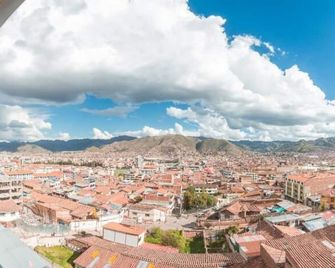 Hotel & Apartments R House Cusco - Cusco