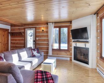 Hjort cottage - 4 Bedrooms 9 people 2 bathrooms - La Macaza - Salon