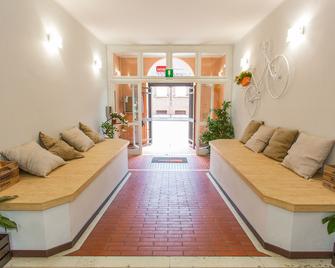 Student's Hostel Estense - Ferrara - Wohnzimmer