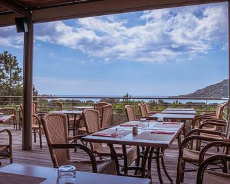 ريزيدانس كاستيل فيردي - بورتو-فيكيو - شرفة