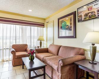 Econo Lodge McAlester - McAlester - Olohuone