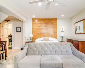 Pet-Friendly Garden Studio about 25 Mi to Boston! - Scituate - Bedroom