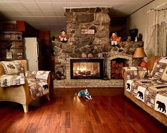 Wrightwood Cozy Cabin near Mt. High - Wrightwood - Sala de estar
