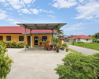 Tok Man Inn - Pantai Cenang