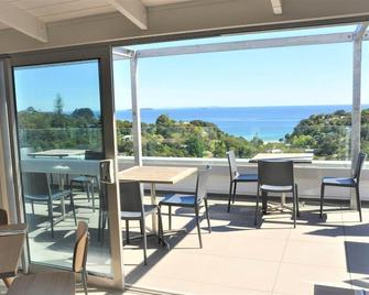 Villa Sanctuary - Surfdale - Balcony