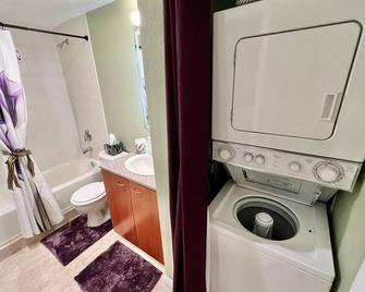 Top Florida's Earnhardt Loft - Fall Special: 30% Off For Stays Until 11/30/20205 - Fort Myers - Lavandería