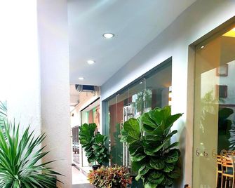 Golden Court Hotel - Tun Abdul Razak - Johor Bahru - Lobby
