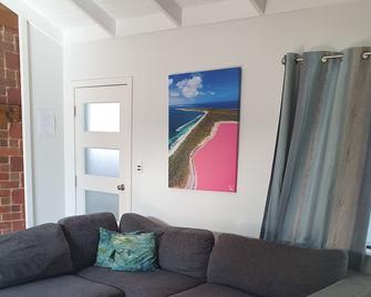Annex House - Esperance - Living room