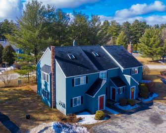 White Mountains Townhome Walk To Pemi River And Downtown, 1 Mile To Lincoln! - North Woodstock - Building