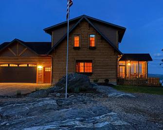Luxurious Eagle Ridge Log Home Newfound Lake - Hebron - Building